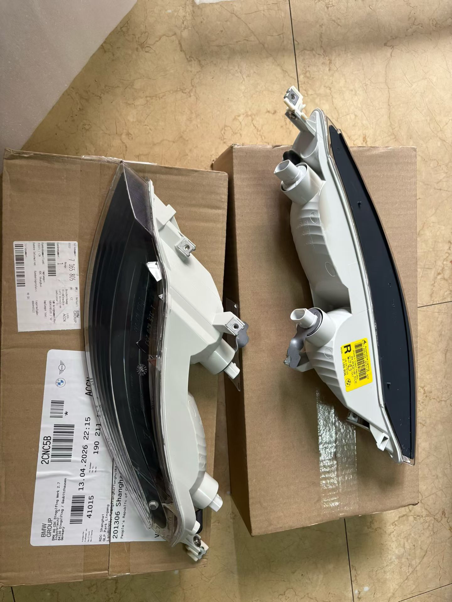 New Original Front Bumper Turn Signal Light For BMW 6 Series F06 F12 F13, OE 63137165805 Left / 63137165806 Right - Image 3