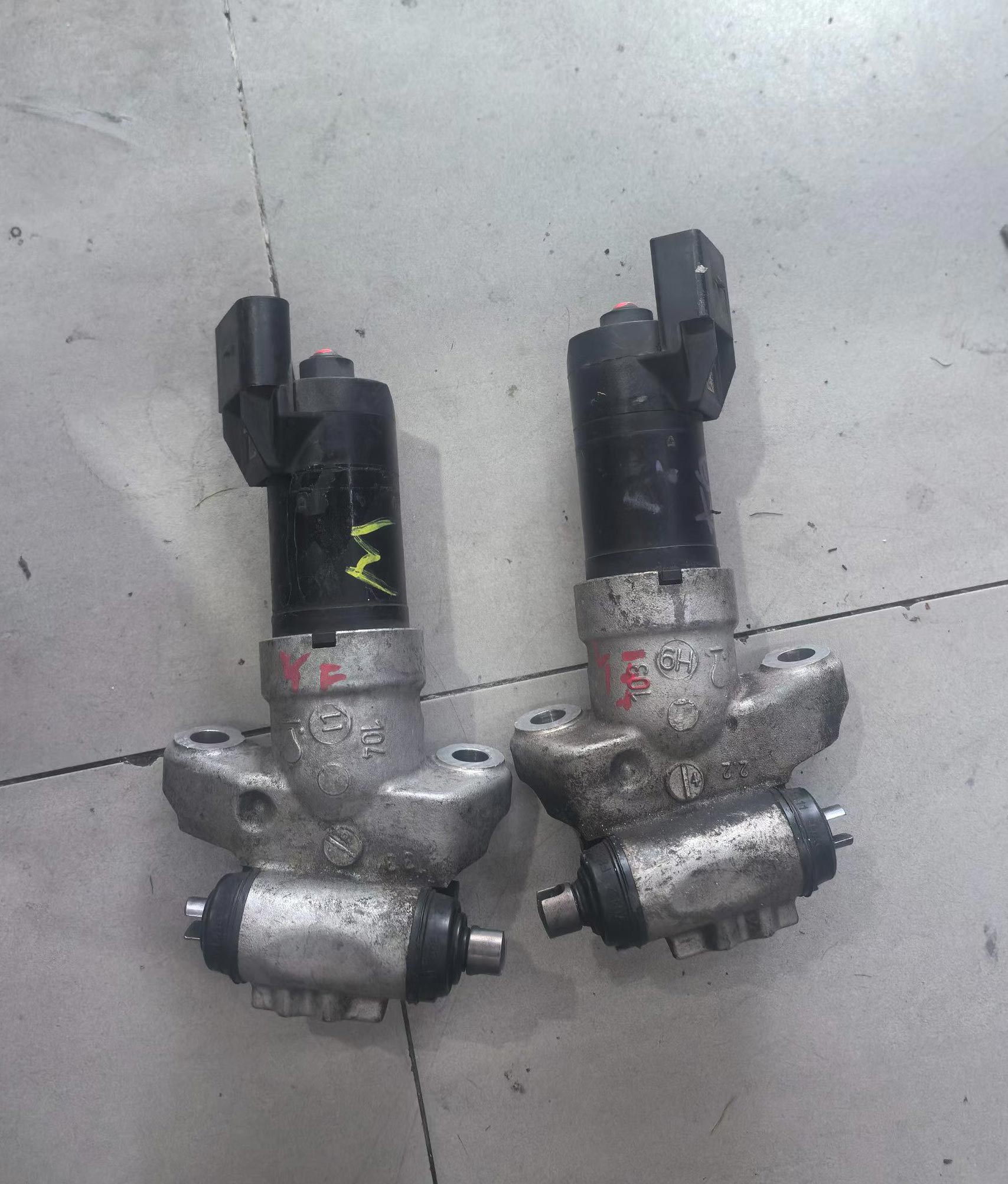 Used Rear Parking Brake Actuator Motor For Porsche Panamera 970, 911 991, Boxster Cayman 981, OE 97035209104 / 97035209204 - Image 3
