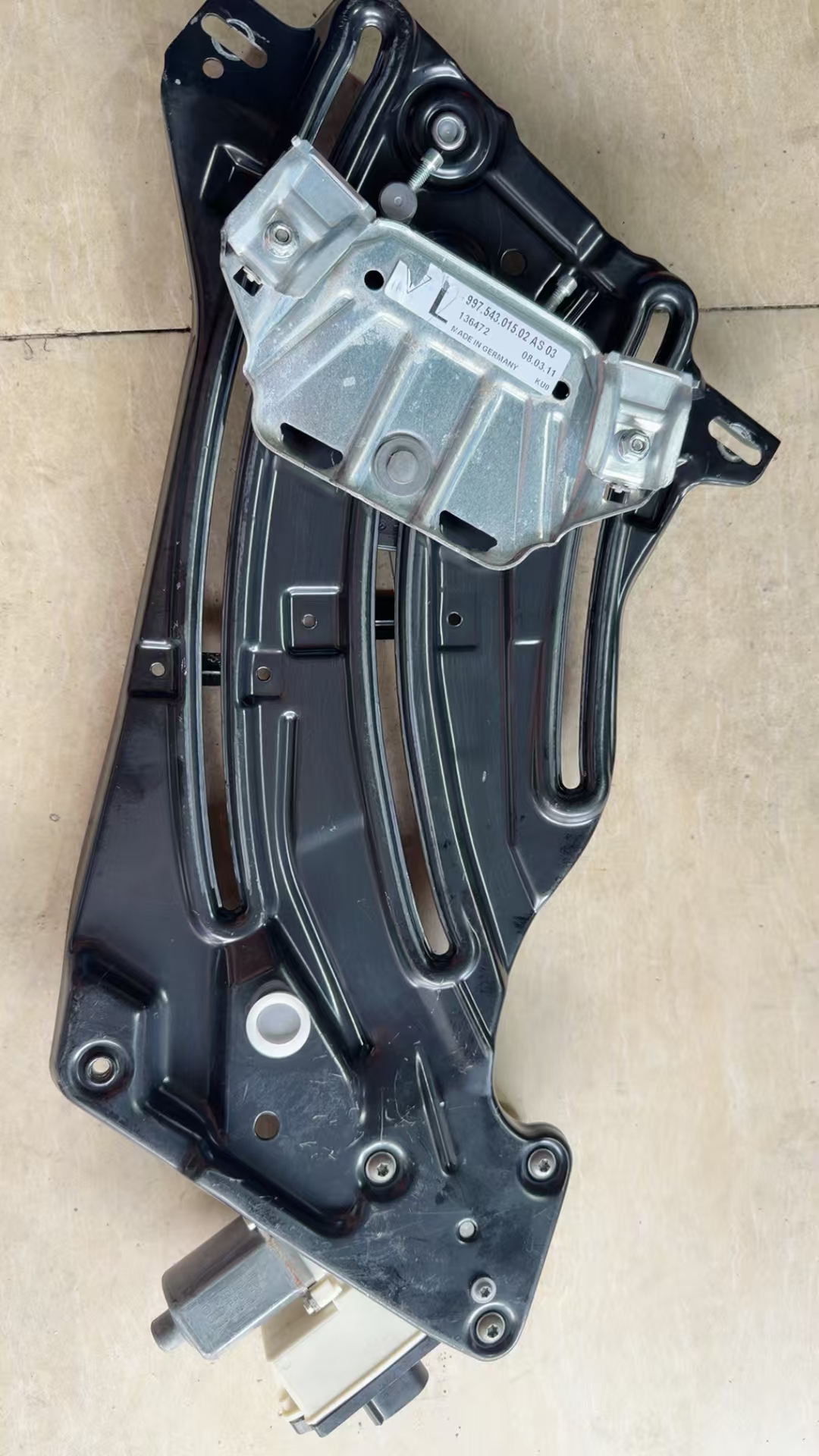 Used Porsche 997 911 Cabriolet Rear Quarter Window Regulator With Motor OE 99754301502 99754301602 - Image 4