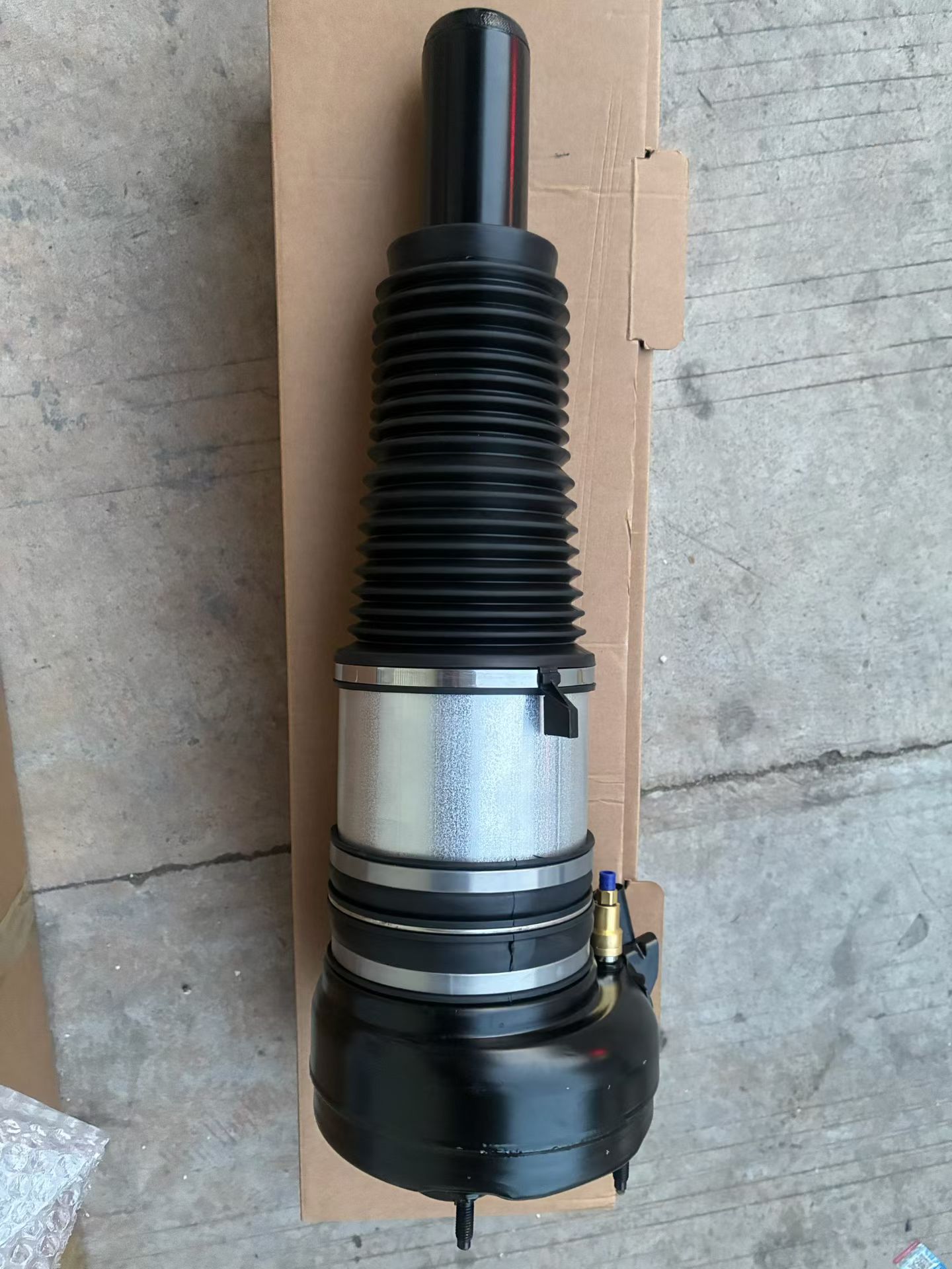 Front Air Suspension Air Shock Absorber Assembly For Audi A8 D4 A6 C7 A7 Bentley Mulsanne Aftermarket - Image 3