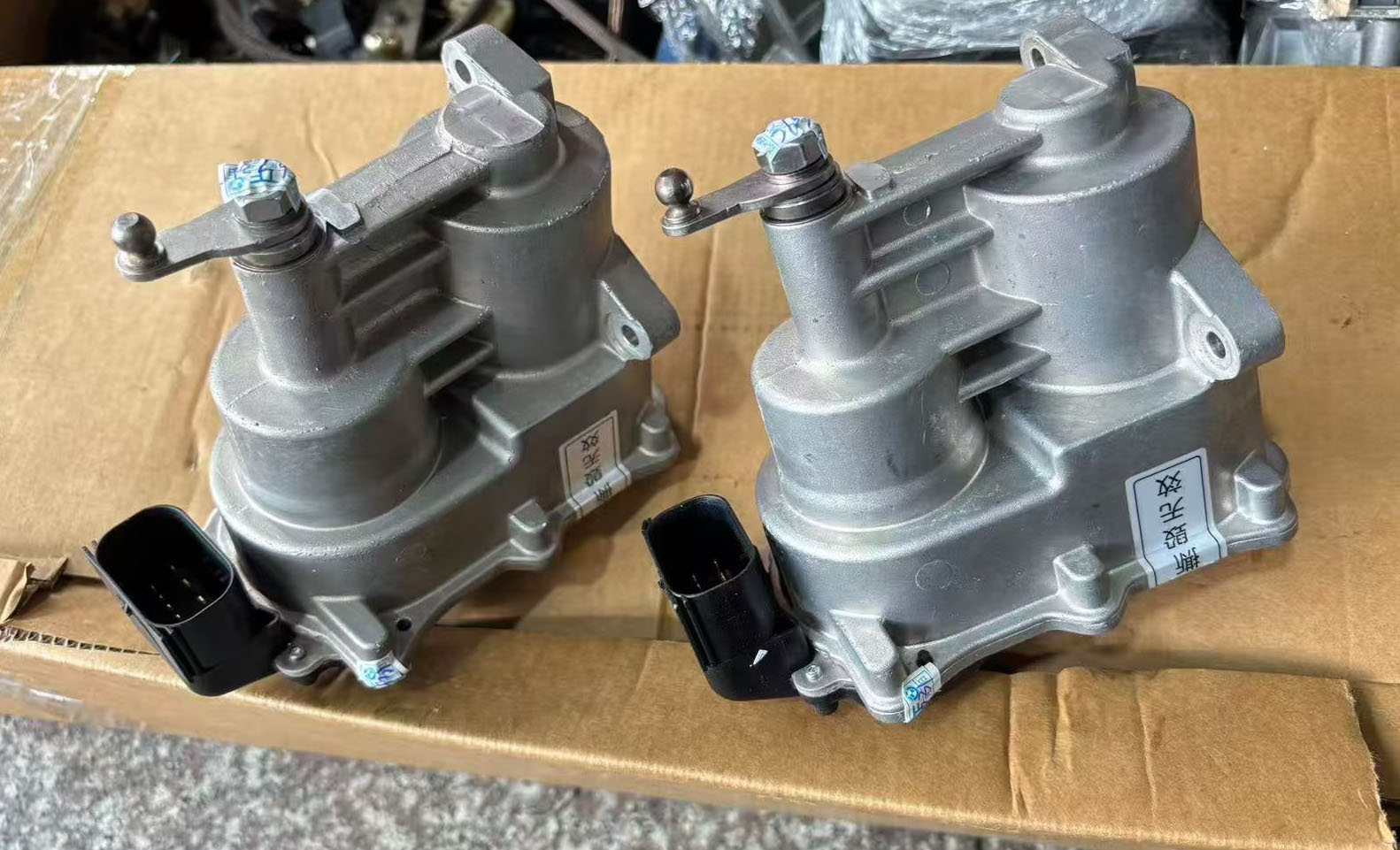 Used Original Pull-off Throttle Actuator For BMW E90 E92 E93 M3 S65 - Image 3